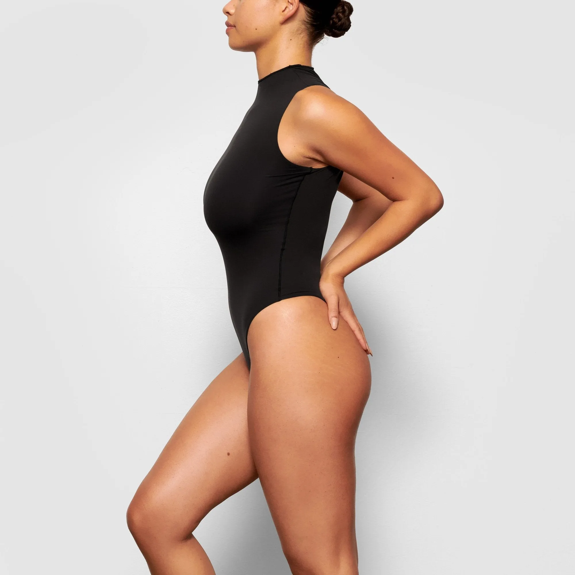 FITS EVERYBODY SLEEVELESS MOCK NECK BODYSUIT | ONYX