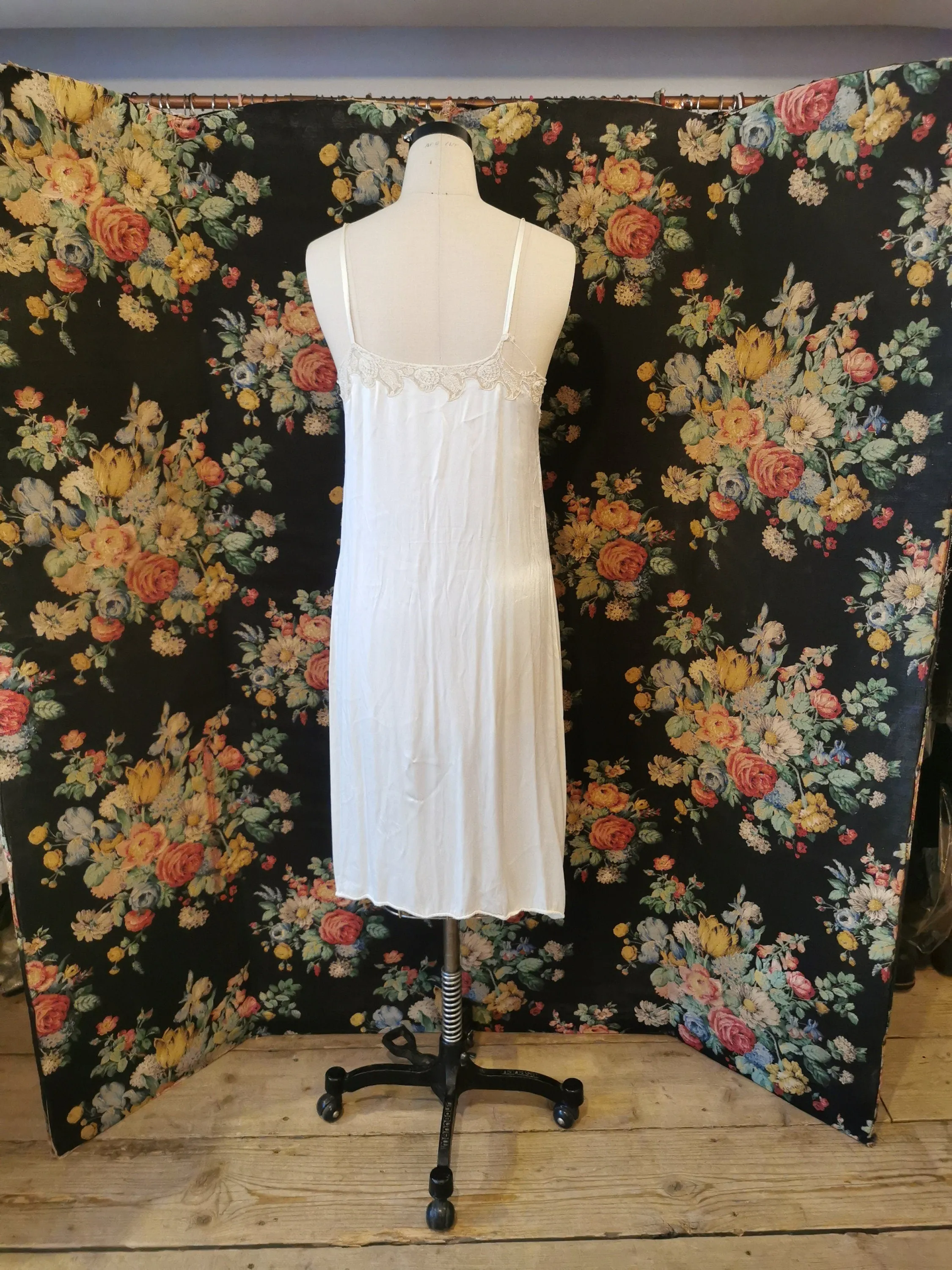 Satin slip with lace trim