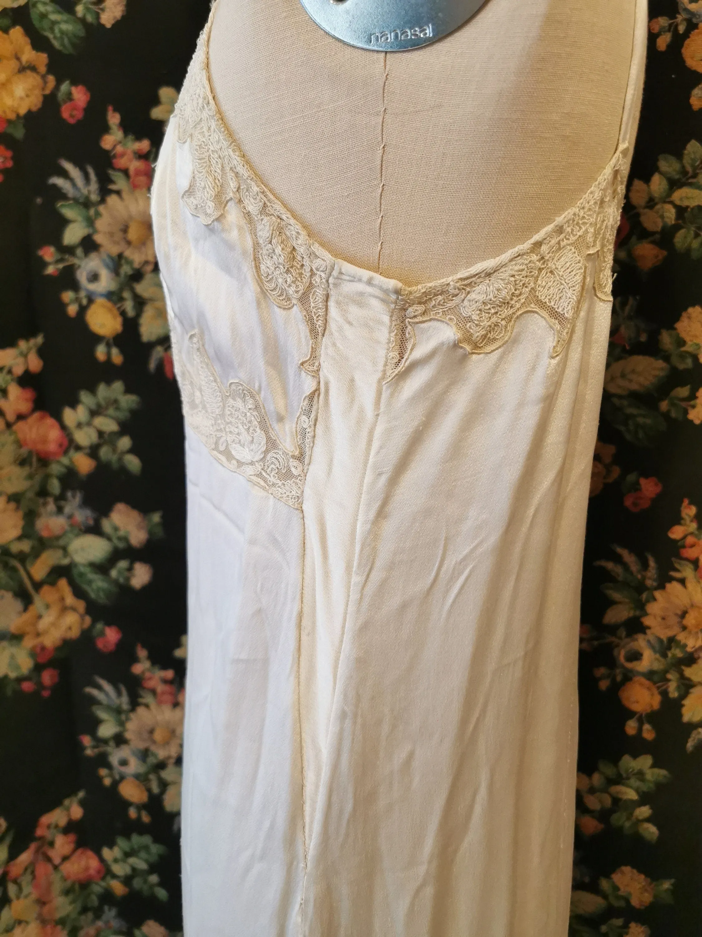 Satin slip with lace trim