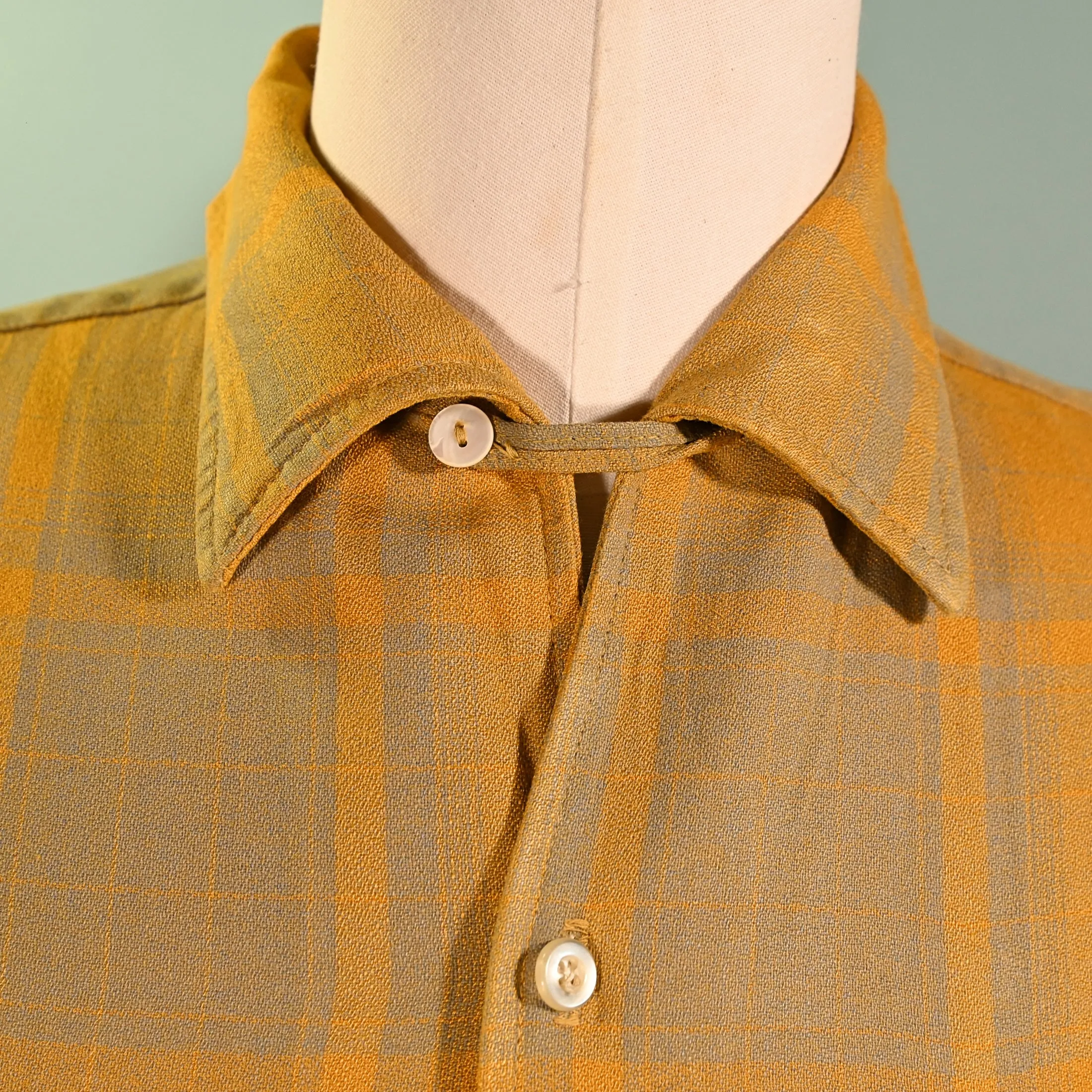 SOLD 1950s Mens Rockabilly Shadow Plaid Shirt, Capri L