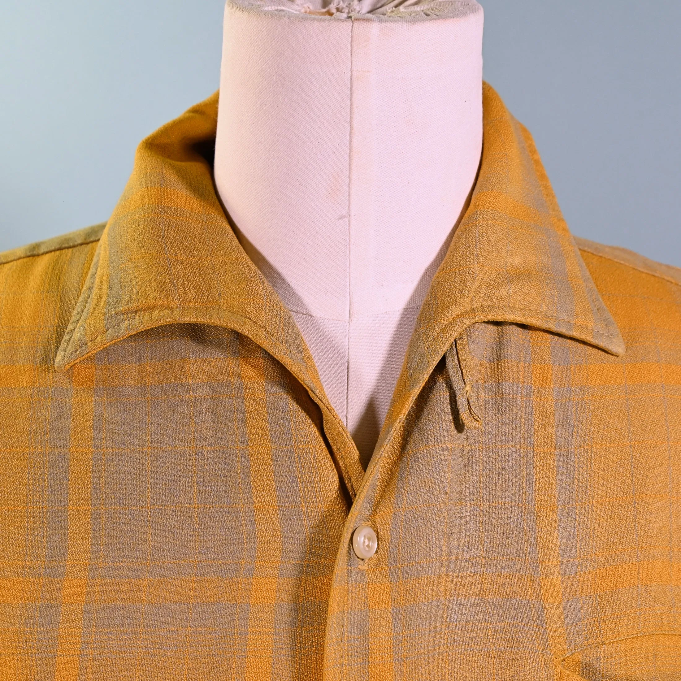 SOLD 1950s Mens Rockabilly Shadow Plaid Shirt, Capri L