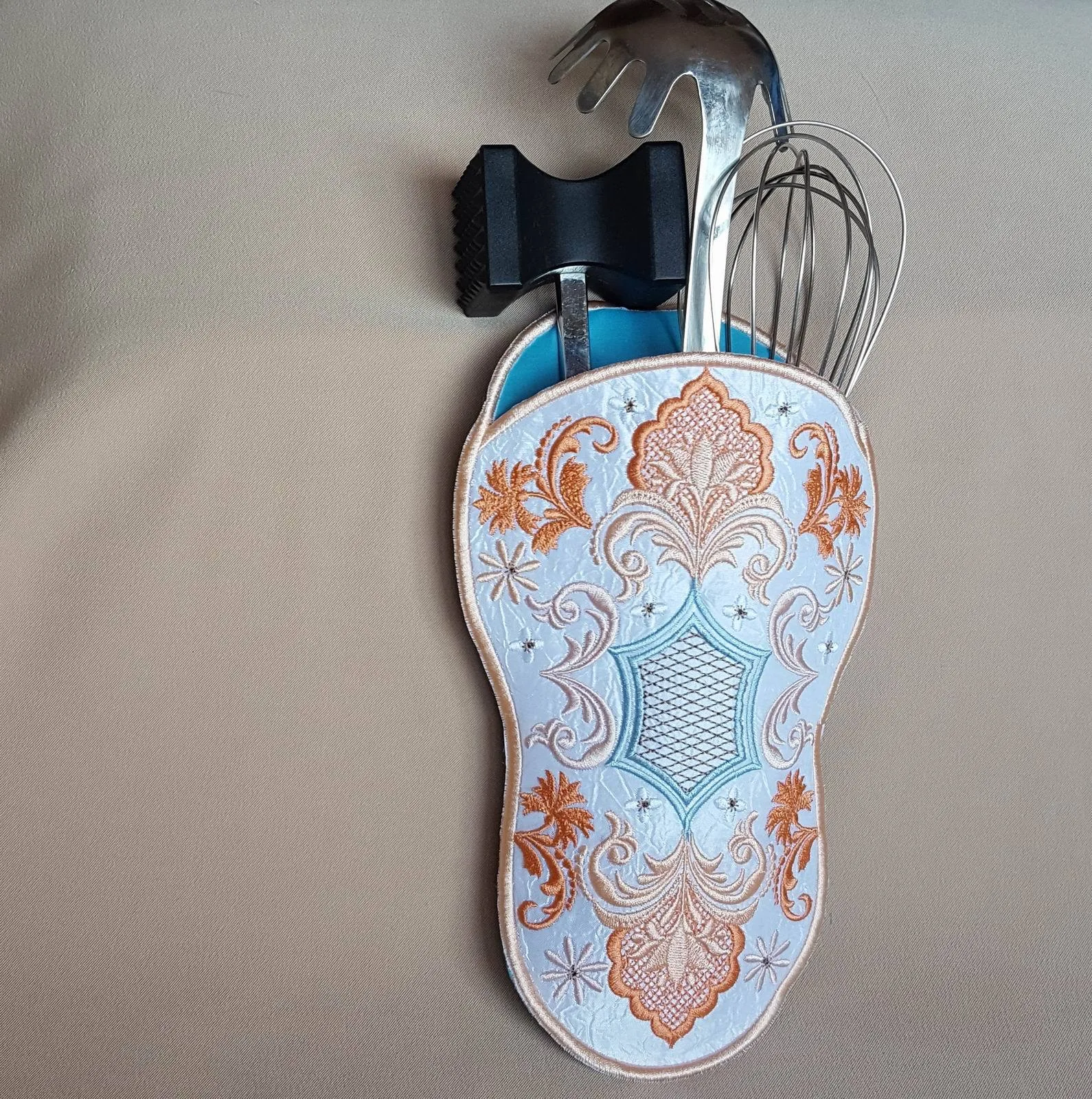 Timeless Era Oven Mitt